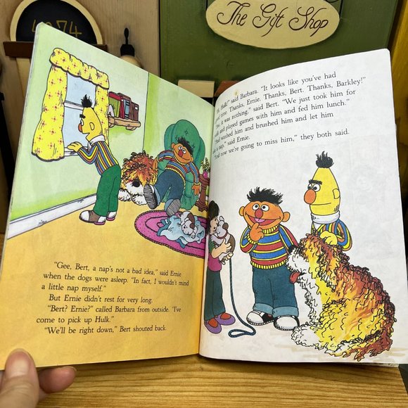 Vintage 1983 Sesame Street Puppy Love Book Children's Television Workshop - Picture 6 of 10
